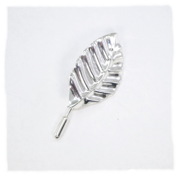Silver leaf brooch